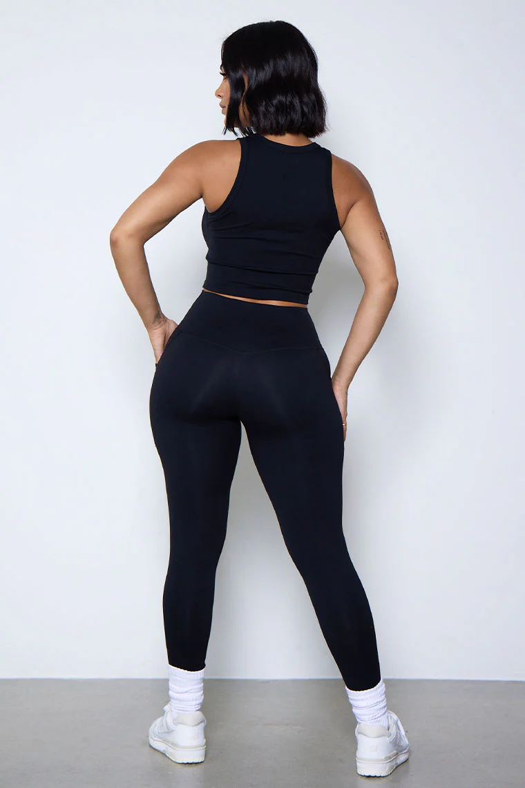 ESSENTIAL CREWNECK CROP-BLACK - Image 2