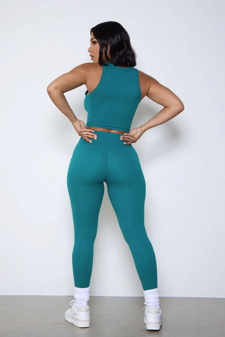 ESSENTIAL CREWNECK CROP-GREEN - Image 2